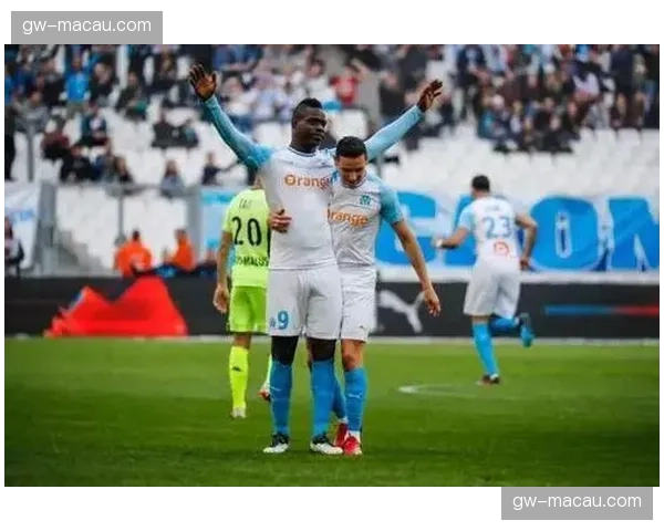 谢什科八场比赛轰入七球 红魔锋线找到长期解决方案