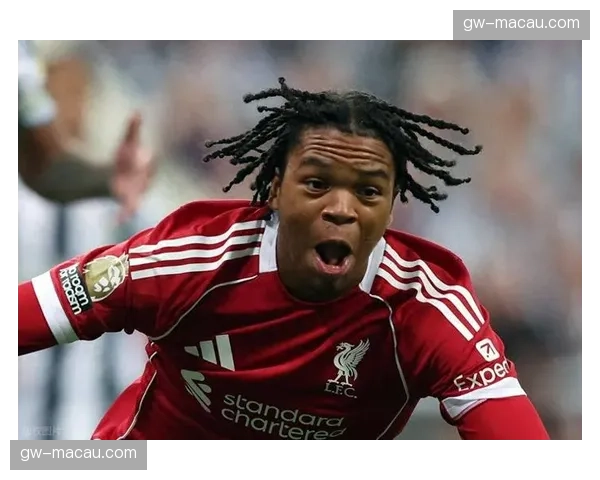 利物浦恩古莫哈纪录：17岁球员在英超的战术适应能力